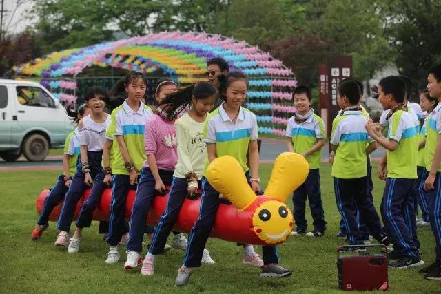 崇川学校四（4）班假日小队开沙岛活动纪实